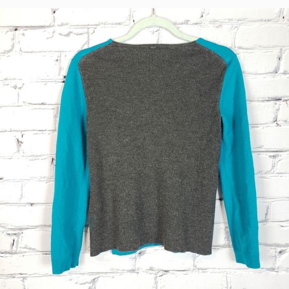 St. John Wool Turquoise and Gray Sweater - Picture 4 of 4